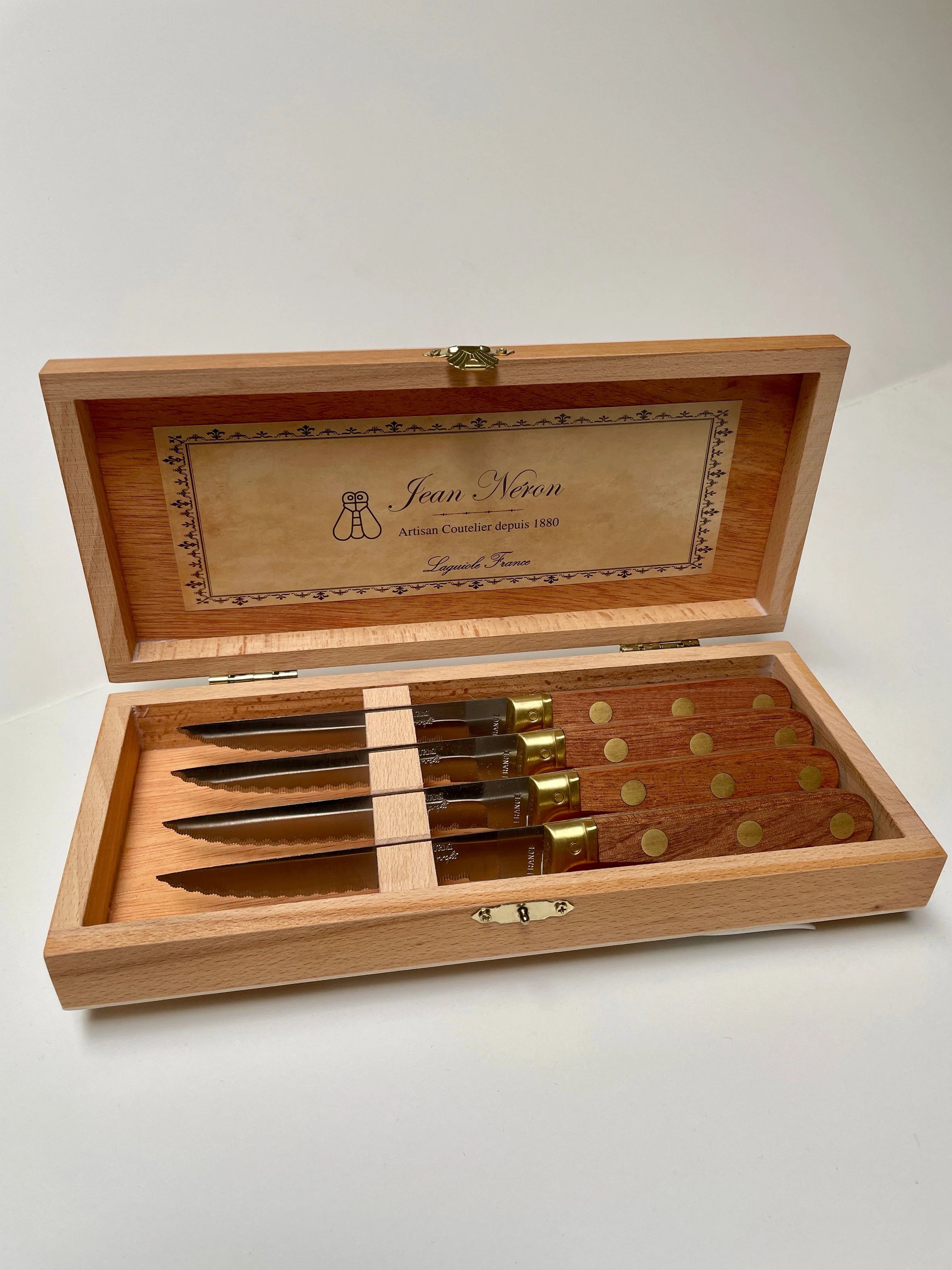 La Fourmi 4 Piece Laiton Steak Knife Set in Wood Presentation Box - Image 5
