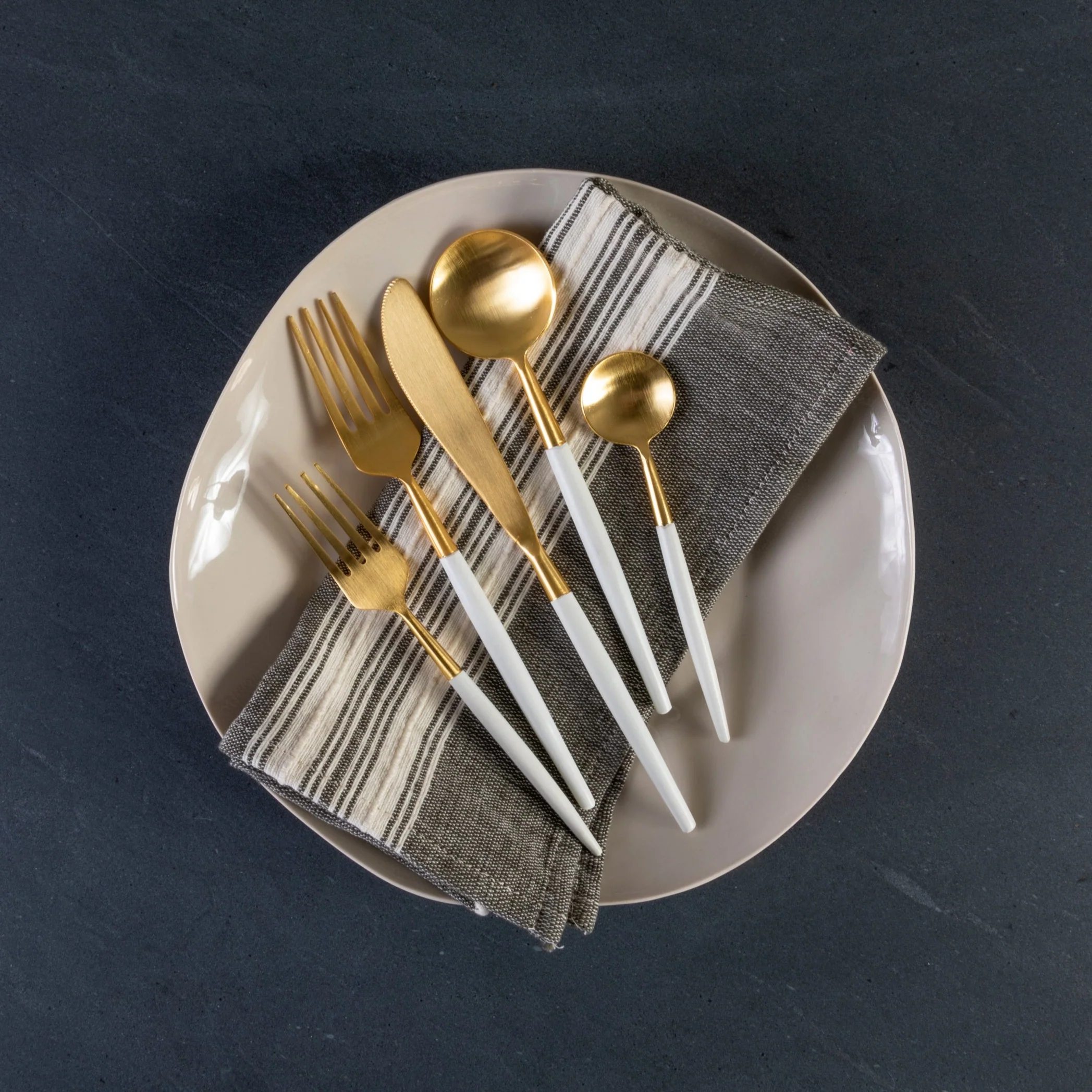 White & Gold Flatware Set - Image 3