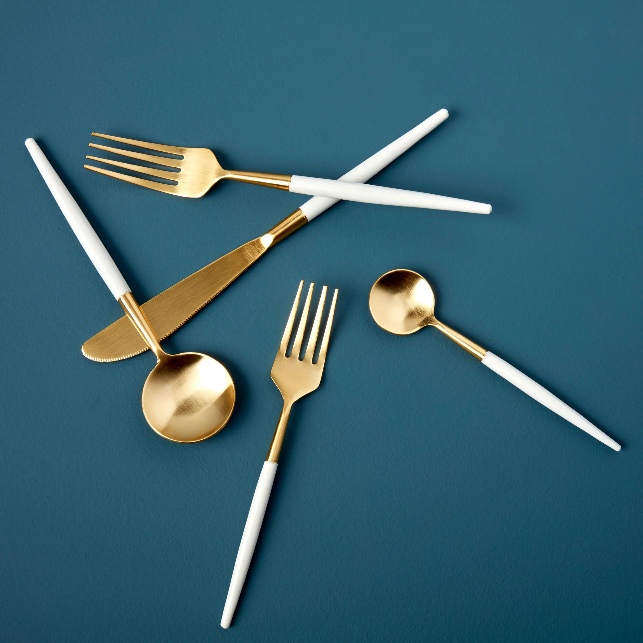 White & Gold Flatware Set - Image 5